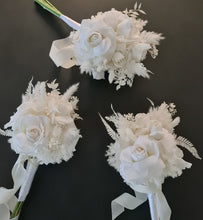 Load image into Gallery viewer, Bridesmaids bouquets long stem - White
