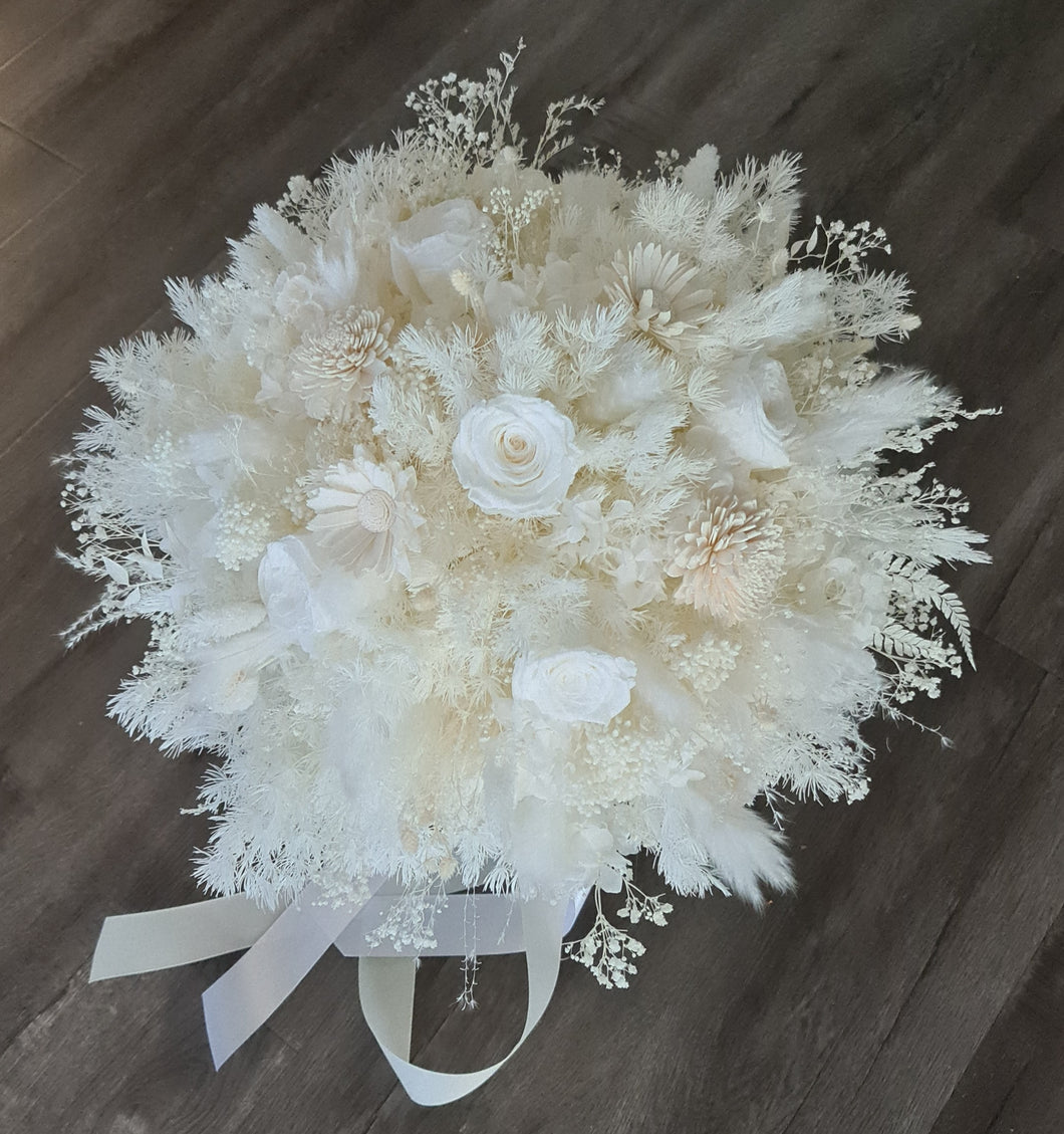 Bridal bouquet fully preserved Large