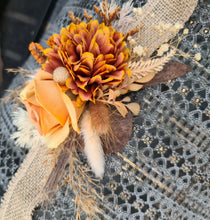 Load image into Gallery viewer, Rustic wedding corsages
