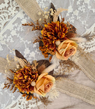 Load image into Gallery viewer, Rustic wedding corsages
