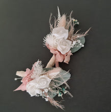 Load image into Gallery viewer, Everlasting flowers wedding buttonholes
