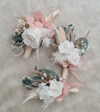 Load image into Gallery viewer, Everlasting flowers wedding buttonholes
