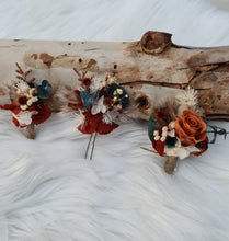 Load image into Gallery viewer, Everlasting buttonholes  - terracotta, green &amp; neutral
