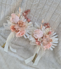 Load image into Gallery viewer, Bridesmaids bouquets in blush and neutral
