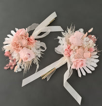 Load image into Gallery viewer, Bridesmaids bouquets in blush and neutral
