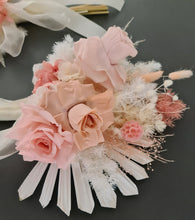 Load image into Gallery viewer, Bridesmaids bouquets in blush and neutral
