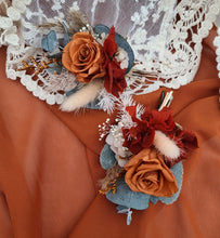 Load image into Gallery viewer, Preserved rustic buttonholes w mini preserved rose
