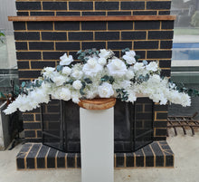 Load image into Gallery viewer, Bride and groom table flowers - green &amp; white
