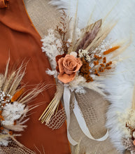 Load image into Gallery viewer, Rustic rusty &amp; neutral preserved bridesmaids bouquets
