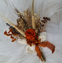 Load image into Gallery viewer, Bridal throw-away bouquet - rustic
