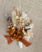 Load image into Gallery viewer, Father of the Bride rustic buttonhole
