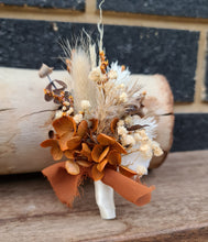 Load image into Gallery viewer, Father of the Bride rustic buttonhole
