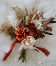 Load image into Gallery viewer, Bridesmaids bouquets in rustic style
