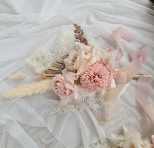 Load image into Gallery viewer, Bridesmaids bouquets blush &amp; neutral&nbsp;
