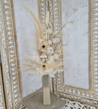 Load image into Gallery viewer, Boho Everlasting flowers arrangement
