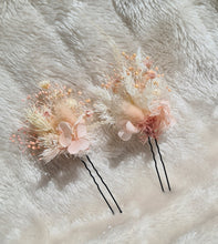 Load image into Gallery viewer, Preserved flowers bobby pin large x 2
