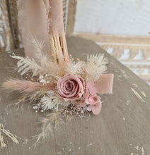 Load image into Gallery viewer, X - Preserved buttonhole - blush
