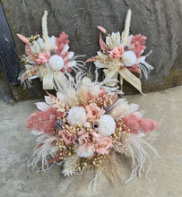 Load image into Gallery viewer, X - Bridesmaids bouquets silk &amp; preserved - blush
