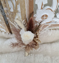 Load image into Gallery viewer, X - Everlasting buttonholes - rustic boho
