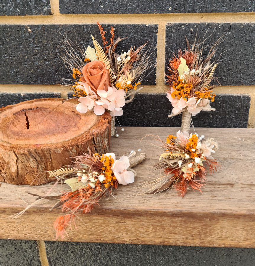 X - Everlasting rustic buttonholes