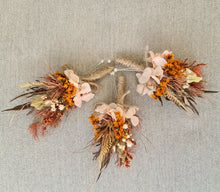 Load image into Gallery viewer, X - Everlasting rustic buttonholes
