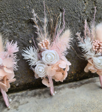 Load image into Gallery viewer, X - Groomsman buttonholes - blush
