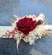 Load image into Gallery viewer, X - Silk &amp; preserved Everlasting flowers corsage
