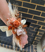 Load image into Gallery viewer, X - Preserved everlasting corsage - rustic style
