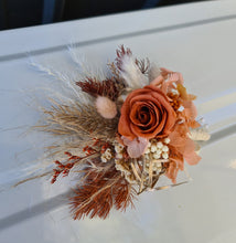 Load image into Gallery viewer, X - Everlasting preserved rustic buttonhole
