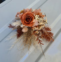 Load image into Gallery viewer, X - Everlasting preserved rustic buttonhole
