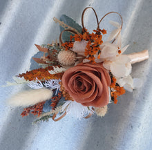 Load image into Gallery viewer, X - Preserved rose buttonholes
