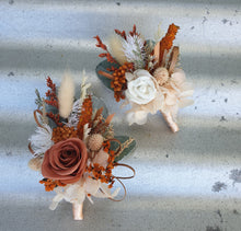 Load image into Gallery viewer, X - Preserved rose buttonholes
