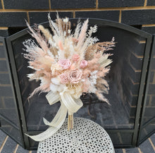 Load image into Gallery viewer, X - Everlasting preserved bridal bouquet - blush
