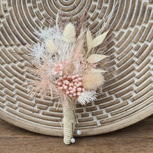 Load image into Gallery viewer, X - Everlasting buttonholes - blush
