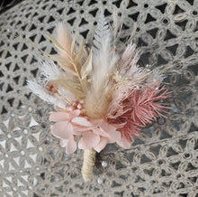 Load image into Gallery viewer, X - Preserved blush buttonholes
