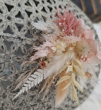 Load image into Gallery viewer, X - Preserved blush buttonholes
