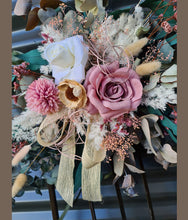 Load image into Gallery viewer, X - Welcome sign flowers silk &amp; preserved
