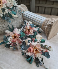 Load image into Gallery viewer, X - Preserved bridesmaids bouquets
