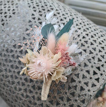 Load image into Gallery viewer, X - Wedding buttonholes preserved green &amp; pink
