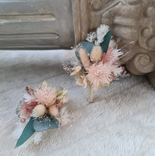 Load image into Gallery viewer, X - Wedding buttonholes preserved green &amp; pink
