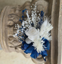 Load image into Gallery viewer, X - Everlasting buttonhole - royal blue
