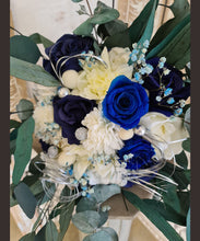 Load image into Gallery viewer, X - Everlasting bridal bouquet - silk &amp; preserved
